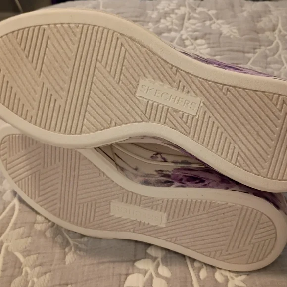 Skechers Women's White Sneakers With Purple Flowers - Picture 3 of 3